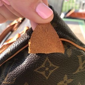 Louis Vuitton Speedy 30
